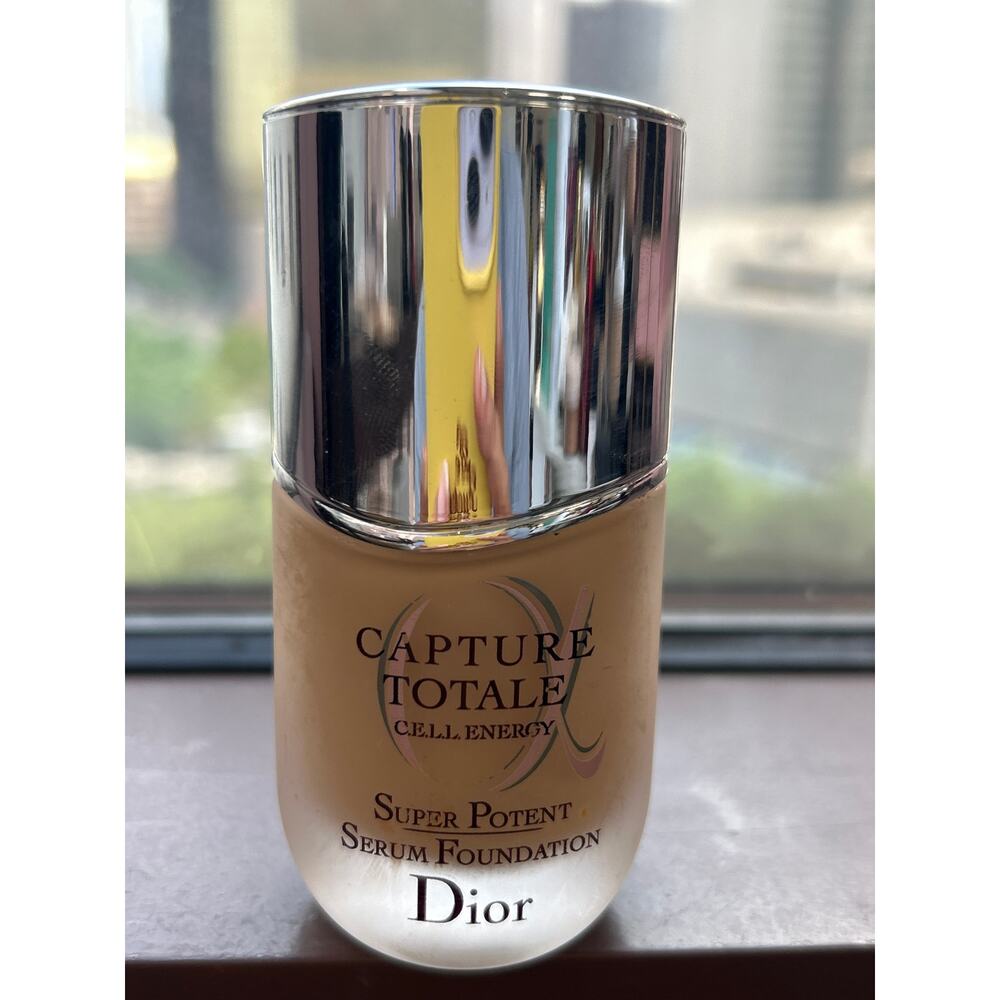 Dior Capture Totale Super Potent Serum Foundation